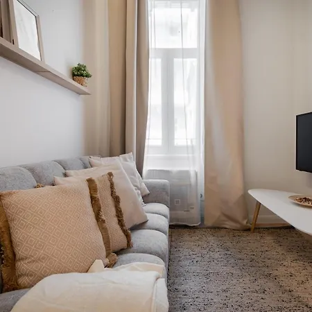 A62 - Akacfa Street Central Residence - Best Location By Bqa Budapest Kültér fotó