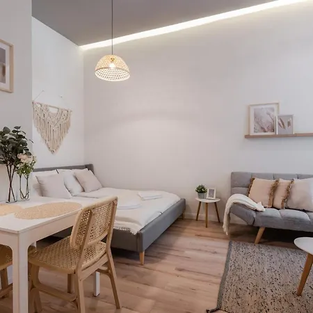 A62 - Akacfa Street Central Residence - Best Location By Bqa Budapest Kültér fotó