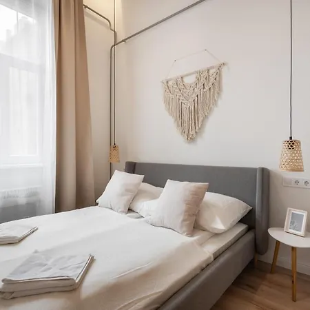 A62 - Akacfa Street Central Residence - Best Location By Bqa Budapest Kültér fotó