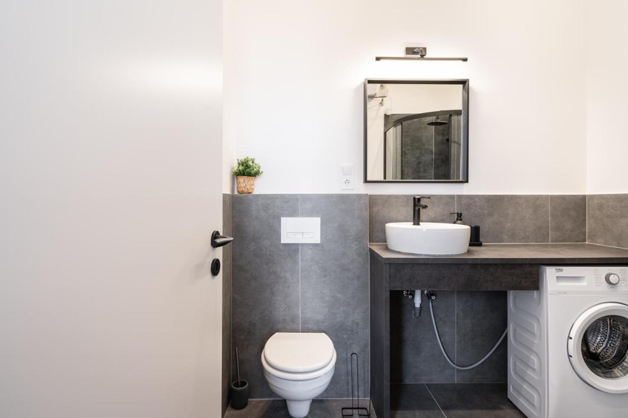 A62 - Akacfa Street - Location By Bqa * Budapest